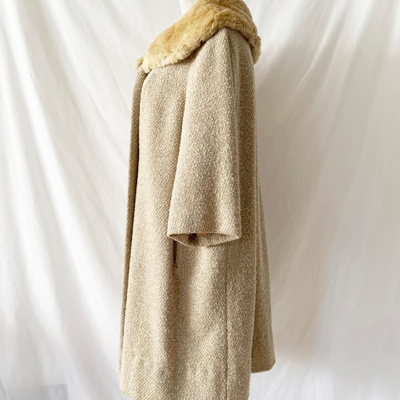 Vintage 1960s Swing Coat, Big Buttons, Retro Mod 60s Winter Jacket, Medium - Picture 4 of 9